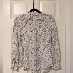 Beachlunchlounge White Shirt with Black Heart Design